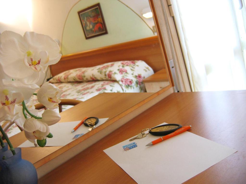 Hotel Olimpia بيلاريا-إيجيا مارينا الغرفة الصورة